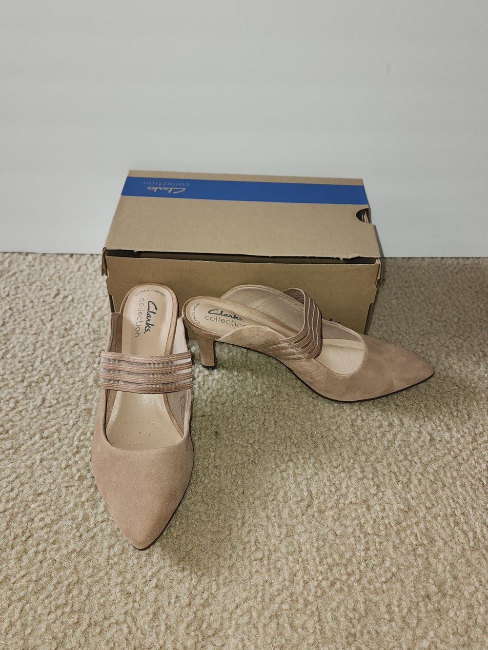 Clarks Collection Suede Pumps - Picture 2 of 5